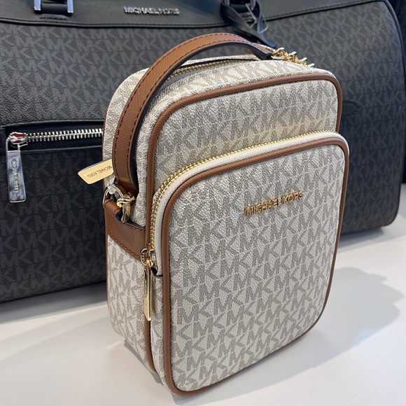 MICHAEL KORS Jet Set Travel Medium Logo Crossbody Flight Bag # 35F1GTVC2B NWT - Picture 2 of 16